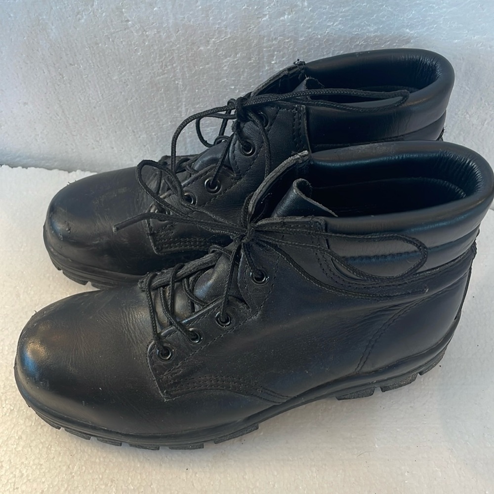 Bates Durashocks steel toe black boots oil resisting vibram soles womens…